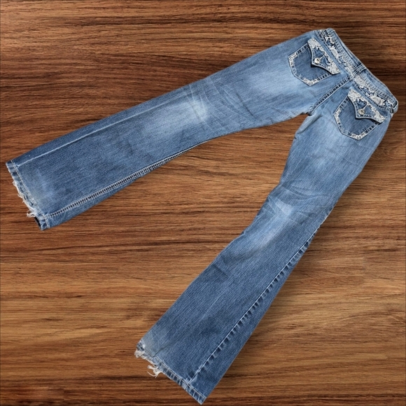 Bongo Low Rise 90s Embroidered Bootcut Denim Jeans - Picture 4 of 8